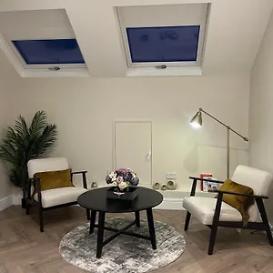  Séjour chez l'habitant Attic In Citywest